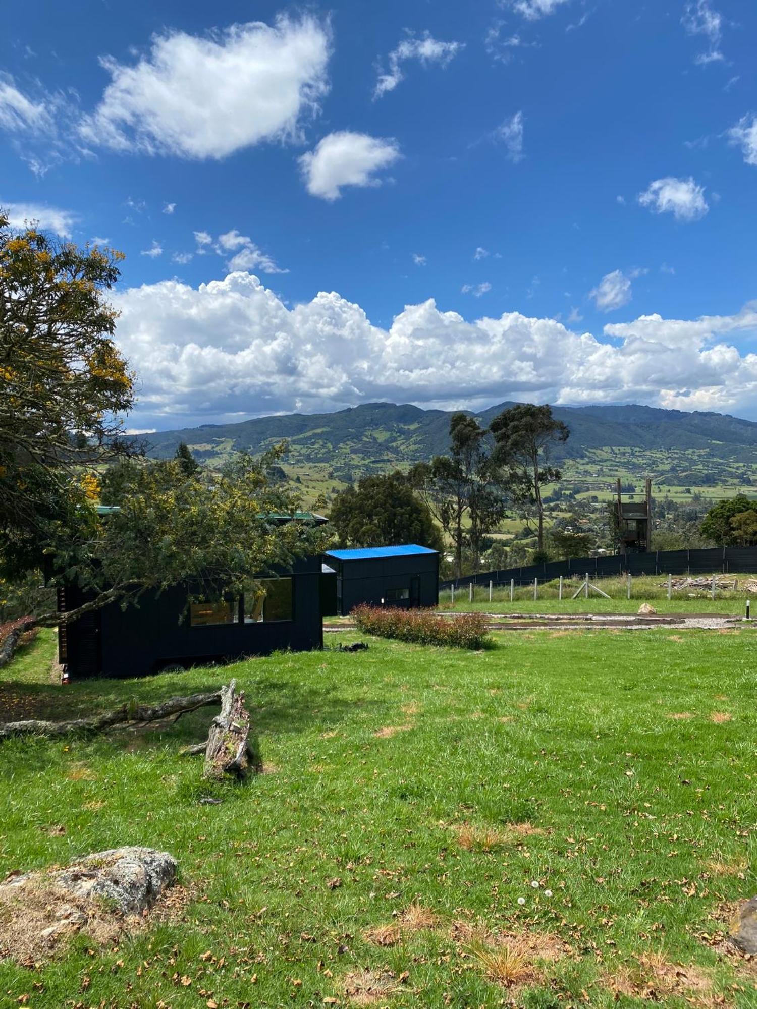Rumi Azulada - Lodge La Calera